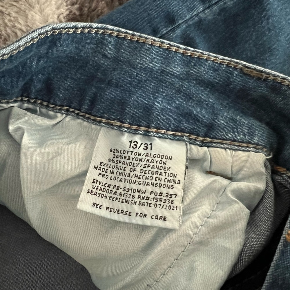 Red bottom jeans - Picture 2 of 3